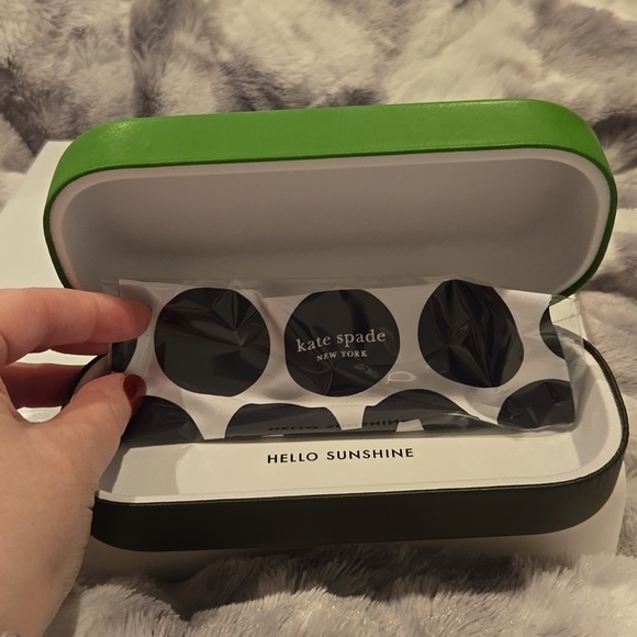 Kate Spade Green and Gold Round Octavia Sunglasses Brand New In Case main image 6